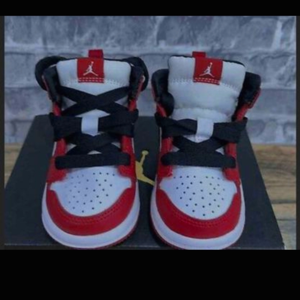 SOLD Air Jordan 1 Chicago 2020 640735-173 Red White Toddler Baby Boy Girl Size 6